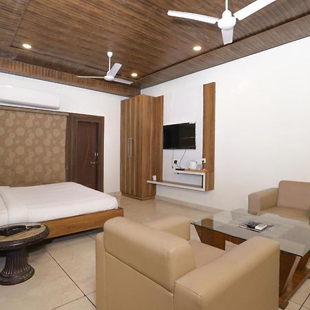 Hotel Razia Inn Hisar Exterior photo