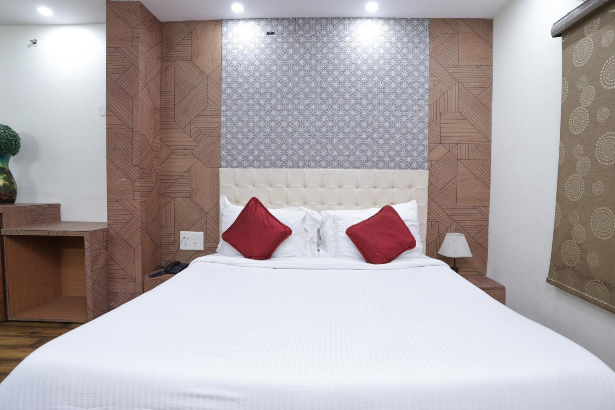 Hotel Razia Inn Hisar Exterior photo