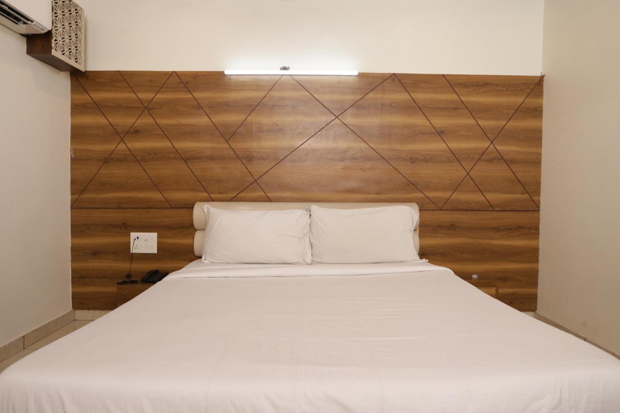 Hotel Razia Inn Hisar Exterior photo