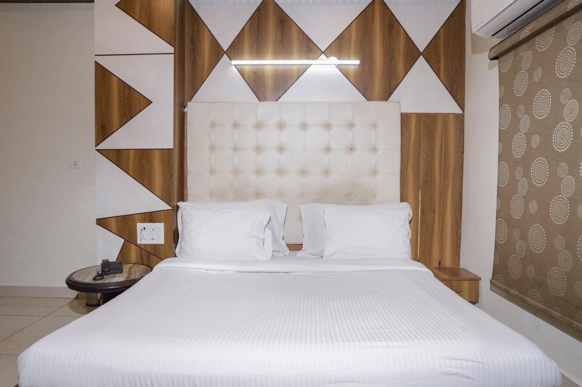 Hotel Razia Inn Hisar Exterior photo