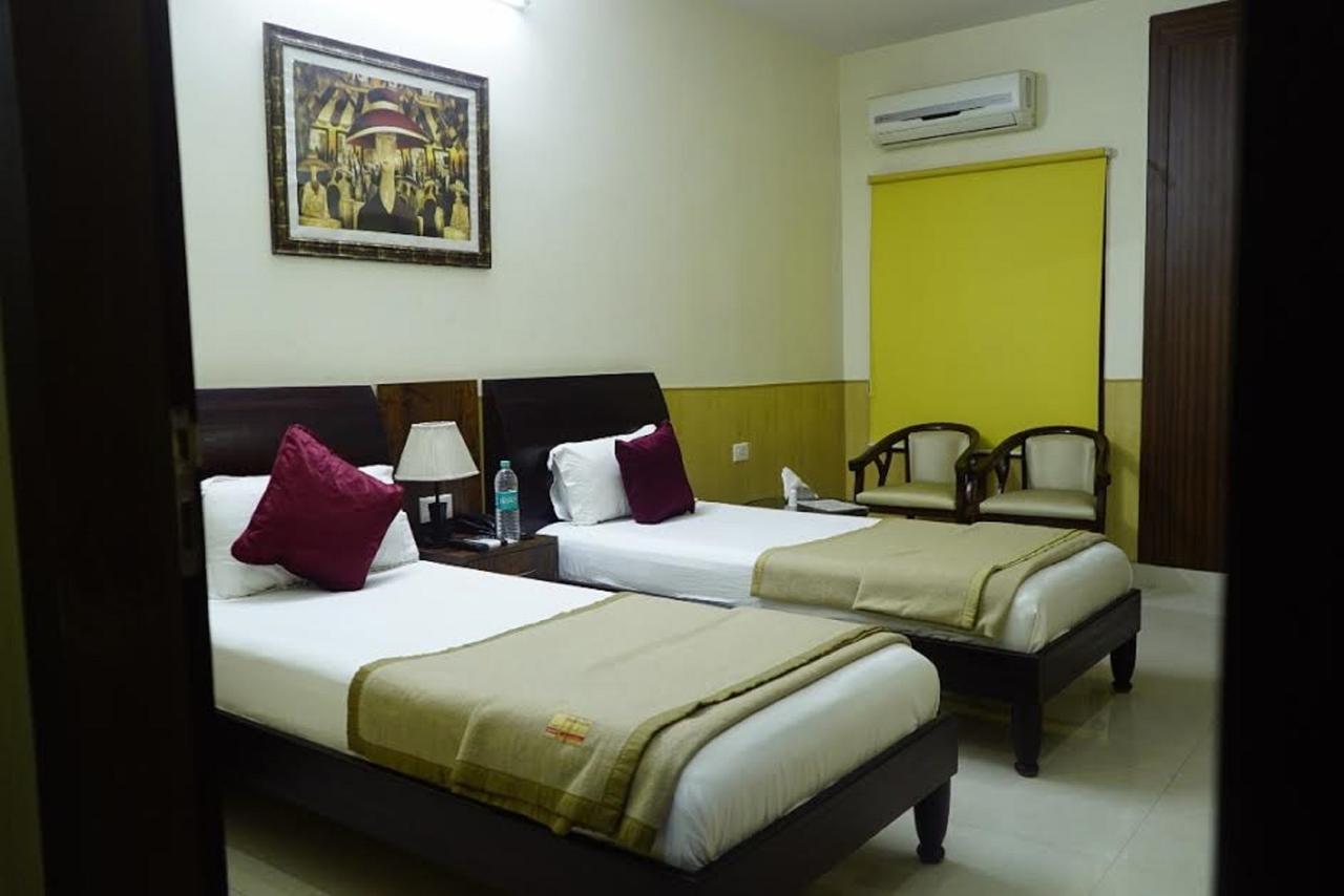 Hotel Razia Inn Hisar Exterior photo